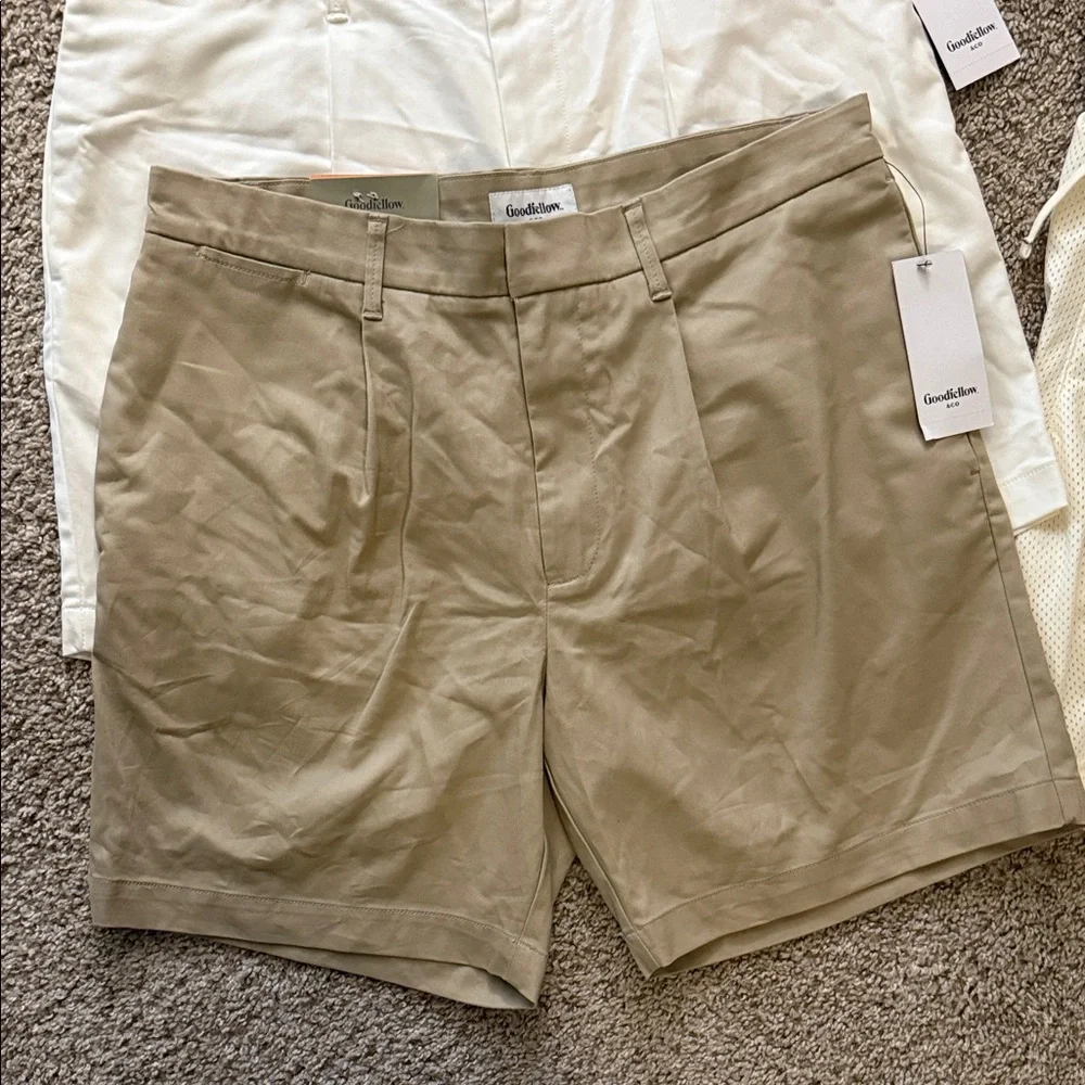 Goodfellow & Co tan and White Shorts bundle Sz 32 & champion Medium - Picture 2 of 11